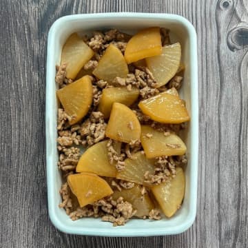 【大根はコレで大量消費！】「ご飯のおかわり必須だわ」「作り置きしておいてよかった！」簡単大根のそぼろ煮レシピ