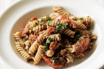 ワタナベマキさんに教えてもらう！ 煮込まず作れる「フルーツトマトと合いびき肉の簡単ボロネーゼ」のレシピ