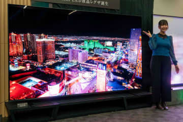 レグザ、RGB Mini LEDを国内初導入した116型4K液晶「116ZX1R」。圧倒的な色純度であざやか高画質