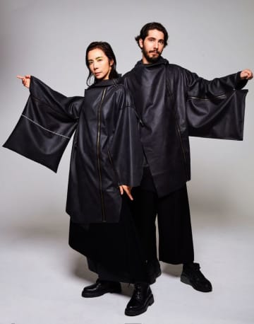 革新的なグローバル視点を持つアジアのデザイン賞DFA AWARDミハイルギニスアオヤマ「キモノ コートストール」が世界的なデザイン賞「DFAアジアデザイン・アワード2025」を受賞　～2025年12月4日に香港で授賞式～