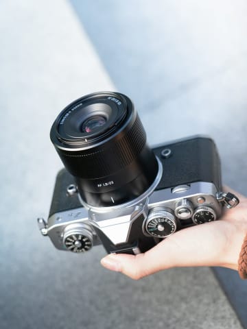 銘匠光学から「AF 23mm F1.8」が登場！脅威のコスパで“神レンズ”確定か！？