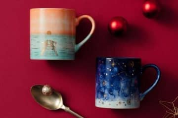 アフタヌーンティー・リビングのクリスマスギフト、煌めく星空マグカップ＆チェック柄マフラー