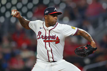 ブレーブス、通算253セーブ守護神イグレシアスと単年再契約　ドジャース＆ブルージェイズのオファー蹴って残留決断