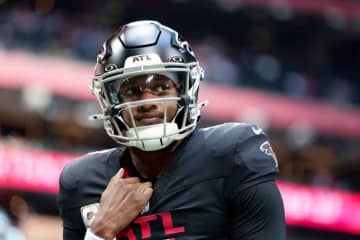 ファルコンズQBペニックスJr.が部分断裂したACLの修復手術でシーズン終了