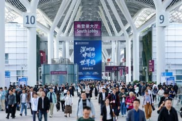 中国・深圳で国際ハイテク成果交易会　来場者45万人超す