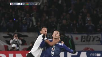 どうして？上田綺世の“謎ファウル”にファン不服「体幹強くて逆に…」「なんでかファウルもらっちゃう」