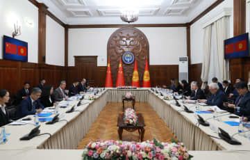 中国、キルギスと外相戦略対話