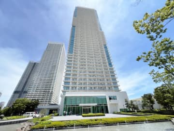 ザ・パークハウス晴海タワーズクロノレジデンス 14階｜「勝どき」駅徒歩11分。水辺に寄り添い、都心に住まう。晴海で叶える上質タワーライフ。パノラマウィンドウで陽当たり良好な南東角住戸。