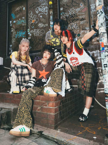 NEK!、1stアルバム『MEME』収録曲「GiMMiCK」MVプレミア公開　リリース記念キャンペーンも