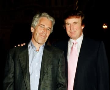 米トランプ大統領、性的人身売買「エプスタイン文書」の公開法案に署名