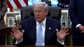 トランプ大統領「真実がまもなく明らかになるだろう」　エプスタイン氏の機密記録公開法案に署名　性的人身売買の罪で起訴後自殺