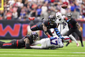 NFL首位のテキサンズ守備陣がビルズQBアレンの阻止に挑戦