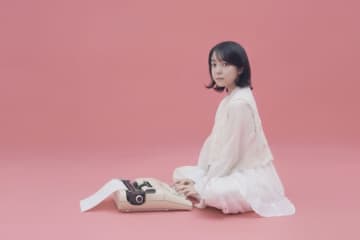 モスバーガーのCM「クリスマスにはモスチキン」篇でナレーションと歌唱を担当しているのは?