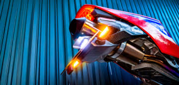 マジカル製LEDカーボンウインカー登場　高級感と視認性を両立