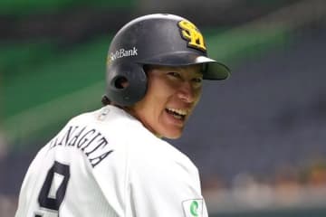 柳田がまさかの“ユニ”着用「似合いすぎる…」　ゴルフ登場でファン爆笑「初めて見た」