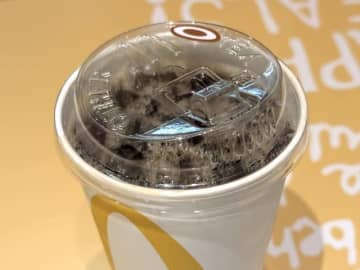 マクドナルドの「ストロー無しで飲めるフタ」を試す　紙ストローより断然こっち