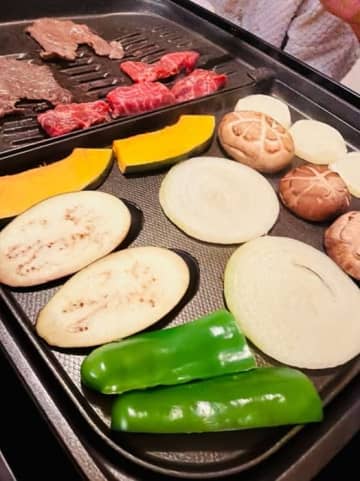 細川直美、『コストコ』の肉で夕食に焼肉「家でのんびり食べられるのは助かります」