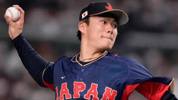 山本由伸のWBC出場をロバーツ監督が容認　前回大会は2登板で防御率2.45　準決勝ではサヨナラ打の村上宗隆に歓喜のドリンク浴びせる