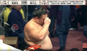 朝乃山、取組後に“異変” 苦痛に顔歪める… 眉間の手をどけると驚きの変化「大丈夫か」「泣きそうやん」驚きと心配の声
