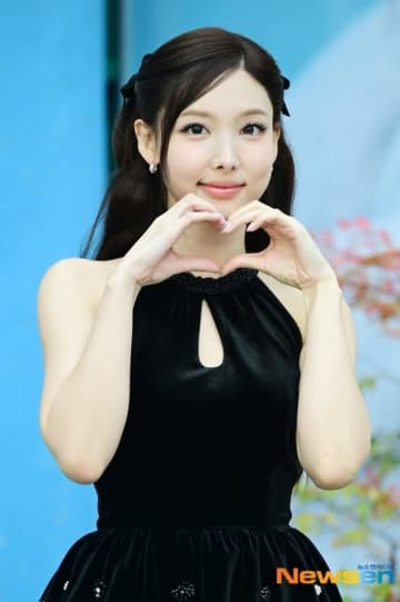 【PHOTO】TWICE ナヨン、コスメブランド「fwee」イベントに出席（動画あり）