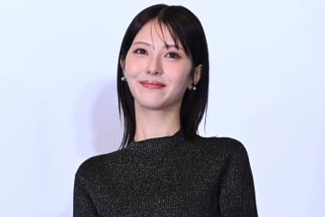 浜辺美波、「思ってた50倍忙しい」目黒蓮の驚異のタフさに驚き「時差ぼけないんですか？」