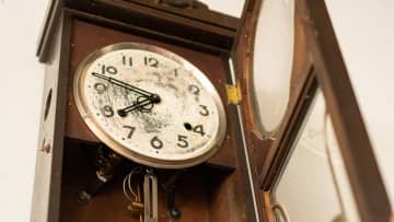 粗品はなぜ“無言の指摘”をしたのか？　timelesz・篠塚によるギャグのパクリ騒動が浮き彫りにした問題点