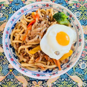 味付けはたったふたつ！美味しい焼きうどん