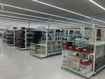 増大する改装需要に応える為、エイジスマーチャンダイジングサービスが新センター稼働開始