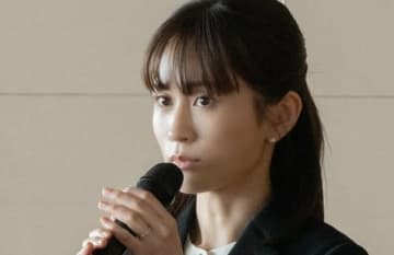 「女とホテルに行って朝まで寝てただけ！？」夫の不倫報道で号泣謝罪会見…前田敦子の“サレ妻”演技がすごい