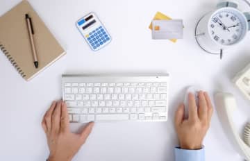 物価高が家計を圧迫、年末調整前に見直すべき「3つの固定費」