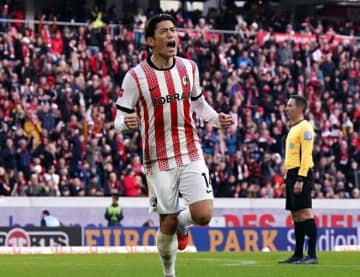 「彼がいい選手というのはわかっている」ブンデス初ゴールの日本人MFが語った“日本代表対決”「うまくやらせないように…」【現地発】