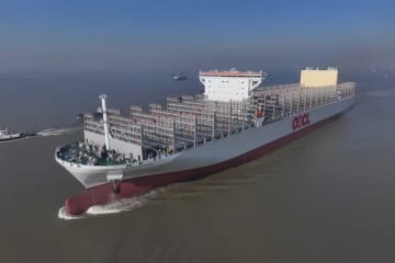 超大型コンテナ船、江蘇省南通市で試運転―中国