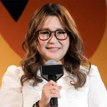 「これはヤバい！」ギャル曽根【ファミマ】“とろ生”スイーツを絶賛「めっちゃ美味しい！」