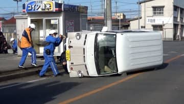 4歳男児と母親（35）乗る自転車が横断歩道で車にはねられ母親は重体、男児も重傷　幼稚園に向かっていたか　72歳女逮捕　宇都宮市