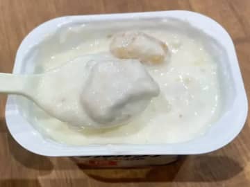 意外と相性抜群！　ヨーグルトに混ぜて正解だったお菓子は…「食べ応えがある」「朝食にいい！」