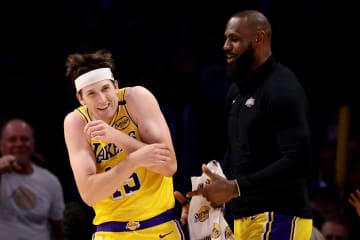 「なかなか良いGリーグの選手だね」リーブスが復帰のレブロンに“先輩風”「Gリーグが彼を育てたんだ」＜DUNKSHOOT＞