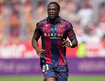 「バルサでプレーできる」レバンドフスキの後釜と噂の22歳FWをカメルーン代表指揮官が称賛！「ヤマルのようなポテンシャルの持ち主」