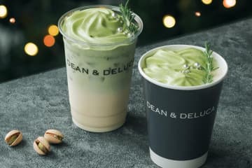 ディーン＆デルーカ冬限定「抹茶ピスタチオ＆ホワイトチョコレートラテ」ふわふわエスプーマ乗せ