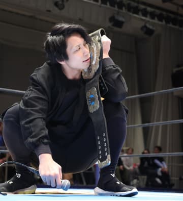 【新日本】ＹＯＨが試合開始前と終了後にリングをジャック　来年１・４ドームでＮＥＶＥＲ６人タッグ王座戦開催へ