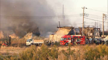 「火花が出て引火した」資材置き場焼け男性1人死亡　埼玉・吉川市