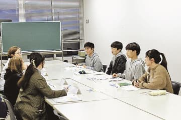 けんせつ小町・チーム“愛”／愛知工業大学の学生と意見交換／就職前の疑問など回答