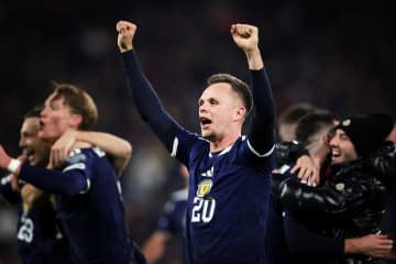 「長年の苦しみは終わった」 劇的勝利で28年ぶりのW杯出場を果たしたスコットランド代表に母国紙も感激！ 歴史を変えたチームが次に止めるべき「負の記録」とは