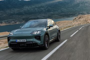 驚愕の加速性能は2.5秒！史上最強カイエンが国内デビュー【新型カイエン・ターボ・エレクトリック】