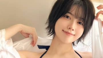 礒部花凜、彼シャツ水着の爽やか美