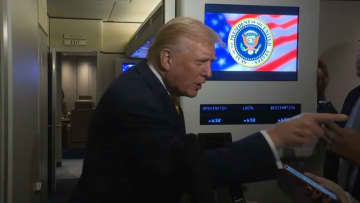 トランプ大統領の女性記者「ブタ」発言を擁護　報道官「大統領の率直さに感謝すべき」