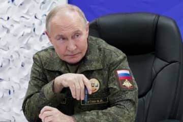 ロシア、東部州の要衝制圧主張　参謀総長、プーチン大統領に報告