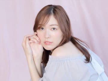 美女たちのツヤツヤ“すっぴん”をイッキ見　3児育てるシンママの素顔にファン仰天！