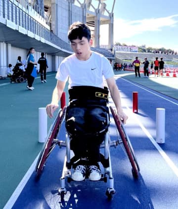 障スポ　小松光喜さん　車いす操り全国大会連覇　「世界で戦いたい」　茨城・水戸