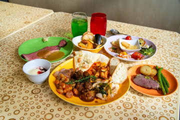 華やかなヨーロピアンクリスマスの世界へ！目でも舌でも楽しむ、特別なクリスマスブッフェ体験【浦安市舞浜】シェラトン・グランデ・トーキョーベイ・ホテル