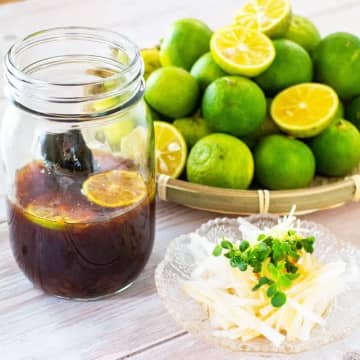 【すだち大量消費に！】「サラダも鍋もコレ一択！」「万能すぎてビビる…」常備したくなる手作りポン酢